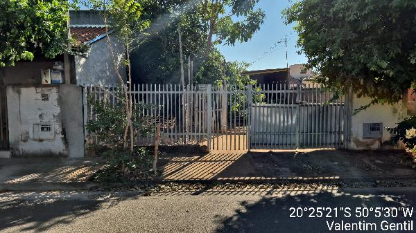 Casa em VALENTIM GENTIL/SP