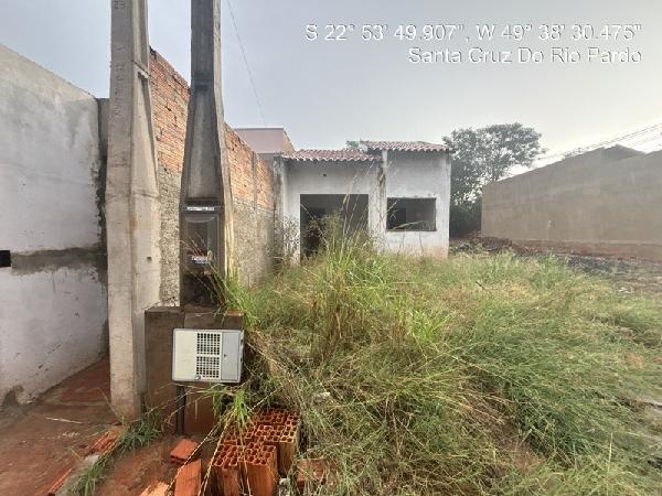 Casa em SANTA CRUZ DO RIO PARDO/SP