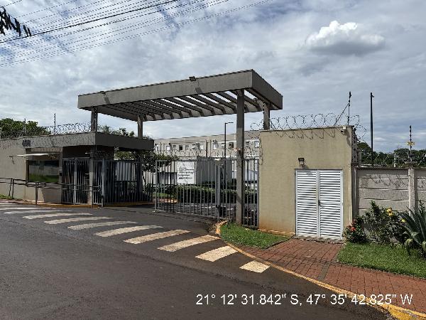 Apartamento em SERRANA/SP