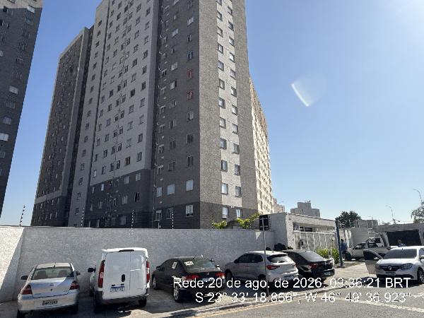 Apartamento em CARAPICUIBA/SP